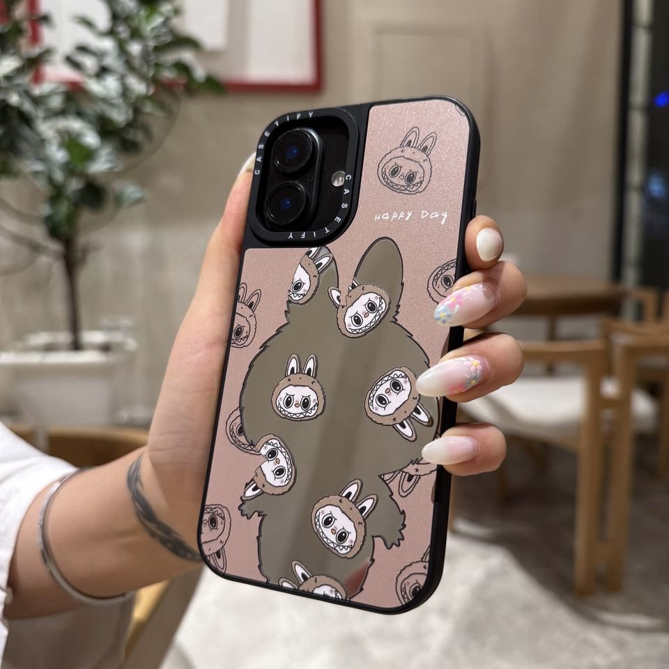 قاب گوشی لبوبو هنگام استفاده