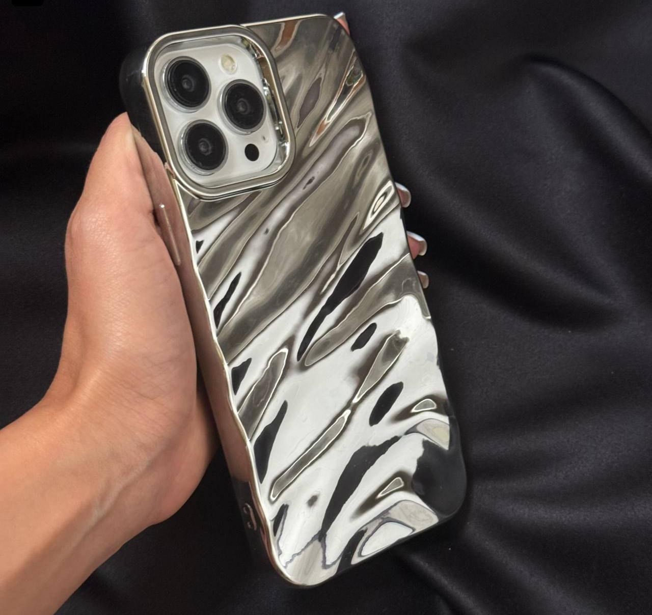 قاب گوشی موج کرومی هنگام استفاده