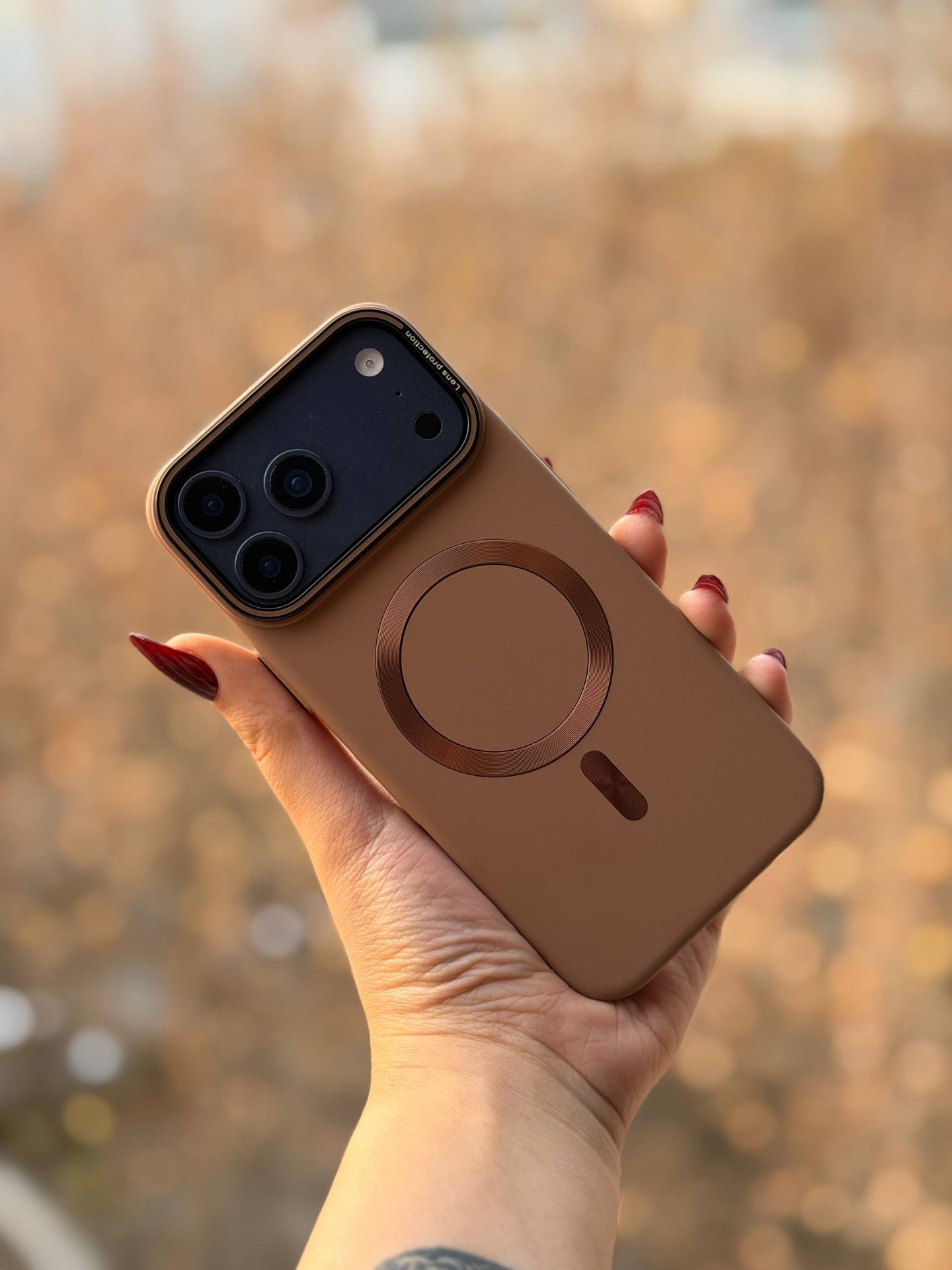 قاب گوشی اسکین قهوه ای مناسب 17پرومکس